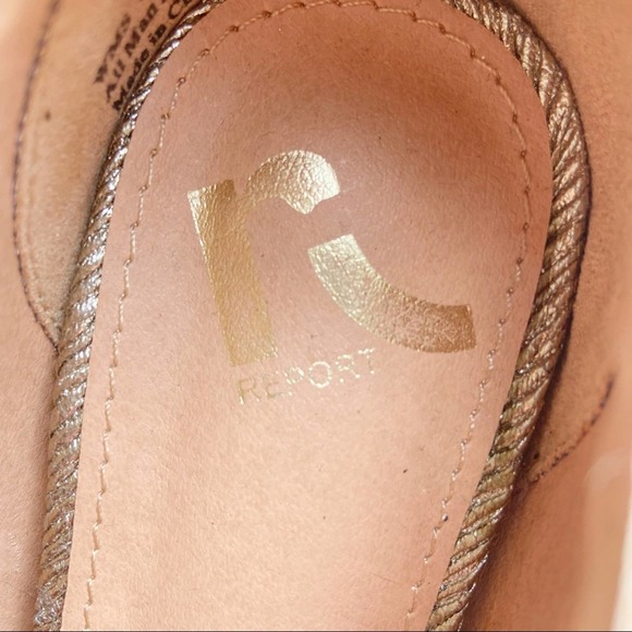 Report Deschutes gold metallic buckle front block heel party sandal Sz 7 NWOT - Picture 9 of 10